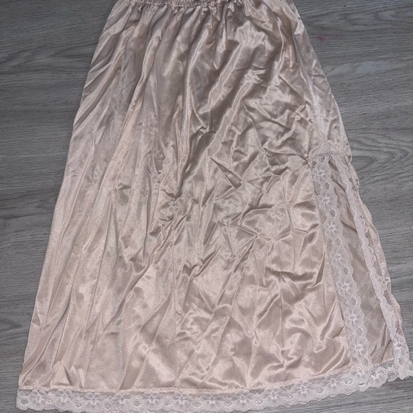 Vintage Nylon Peach Lace Slip Skirt with Slit Medium - Picture 2 of 9